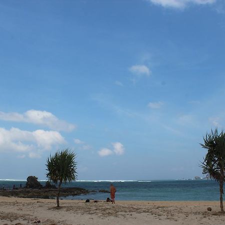Tastura Beach Hotel Kuta  Extérieur photo