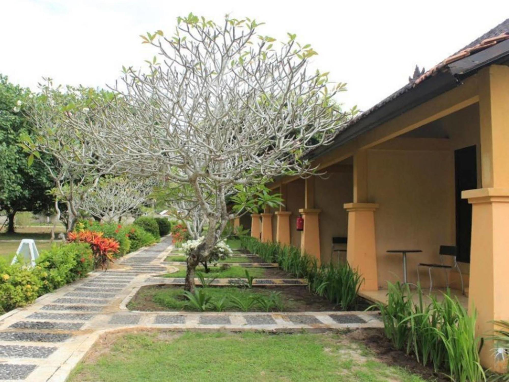 Tastura Beach Hotel Kuta  Extérieur photo