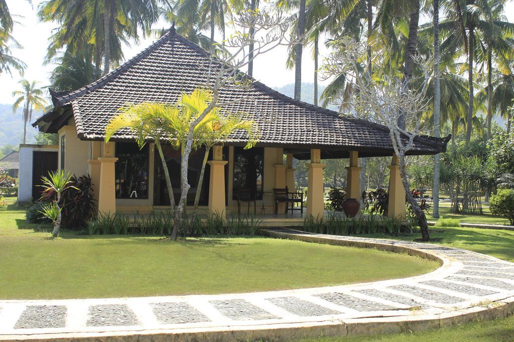 Tastura Beach Hotel Kuta  Extérieur photo
