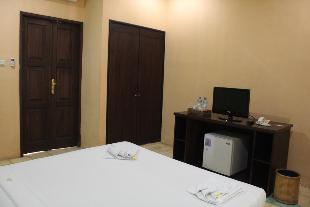 Tastura Beach Hotel Kuta  Extérieur photo